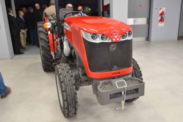 Tractor-Massey-Ferguson-MF-3460-V-2-900x600
