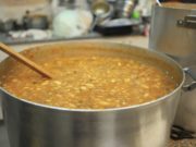 Pautas básicas para el consumo responsable de locro, el plato con sabor a identidad nacional