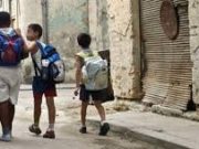 La pobreza infantil no monetaria llega casi al 50%