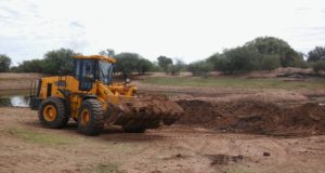 Arraigo rural: desembanque de 13 represas y compra comunitaria de tanques para almacenar agua al noroeste de San Luis