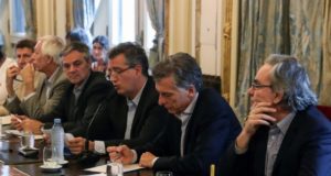 Reducirán el plazo de pago del comercio a la industria lechera