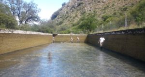 San Luis: el miércoles limpiarán la cisterna que abastece los 231 km del acueducto Luján