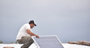Nuevas familias recibirán pantalla solar