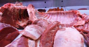 El pechito de cerdo busca su lugar, mientras sube el novillo