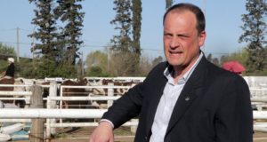 “Buscamos abrir un debate constructivo en torno a las distancias mínimas para fumigar”