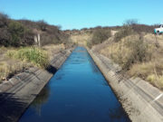 San Luis: cortarán por un día el canal Paso de las Carretas por limpieza en un extenso tramo