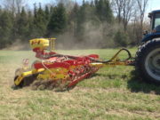 Yomel incorporó la línea de minisembradoras neumáticas