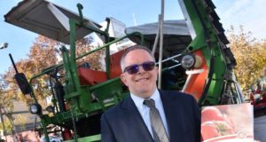 San Juan expone su modelo de producción de tomate