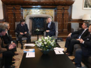 Macri volvió a decir que no tocará las retenciones