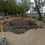 Equipo-de-San-Luis-Agua-realizando-albañilería-en-el-recinto-de-la-cisterna