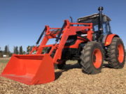 Hanomag incorporó las palas Oberto para dar más funcionalidad a sus tractores