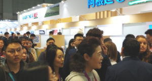 Un hormiguero de importadores en la CIIE de China