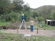 La experiencia de construir el invernadero en familia