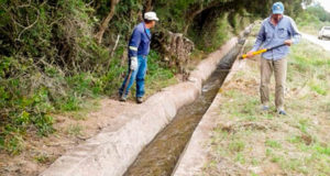 San Luis: labores de mantenimiento y limpieza en sistema de canales de Río Amieva