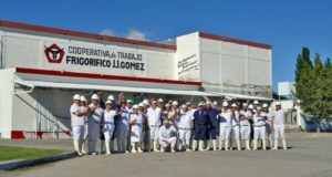 Habilitan comercialización a un frigorífico recuperado