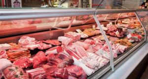 Habrá carne, pero siempre hay una excusa para bajar el precio en el mostrador