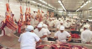 Gremio de la carne negocia un bono de $8.000
