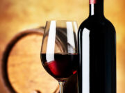 Autorizan en Río Negro vender vino con la modalidad «para llevar»