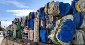 Postes para vid provenientes de envases de agroquímicos reciclados