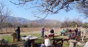 Capacitación de poda de árboles frutales en Río Gómez