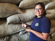 Carolina, becada por el INYM, hoy es ingeniera química dedicada al sector yerbatero