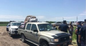 Una camioneta de Tilisarao en la toma de tierras de los Etchevehere