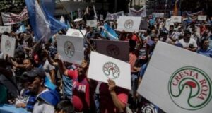 Despedidos de Cresta Roja piden salvataje al Gobierno y debaten en asamblea