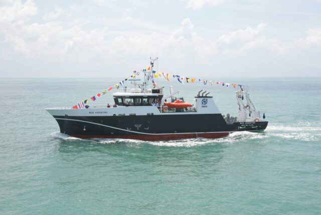 26 - 11 - Mar Argentino - barco de estudio