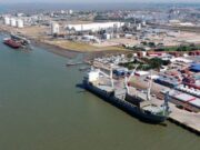 Tres gremios de los puertos decidieron continuar con el paro