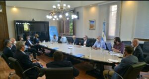 Paso en falso: levantan el cepo a las exportaciones de maíz y el campo termina el paro