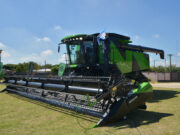 Metalfor presentó una nueva cosechadora