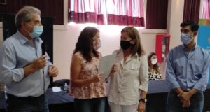 En Coronel Moldes entregaron aportes por Buenas Prácticas Agrícolas y un tractor