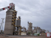 La producción de cemento anotó en abril un histórico 134% de suba interanual