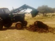 La Mesa Caprina del Norte incorporó una pala frontal y una esparcidora de guano