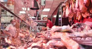La carne ya se vende a $1.000 el kilo en carnicerías y el Gobierno analiza qué medidas tomar