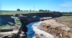 Cuenca del Morro: una lluvia de 135 milímetros cortó caminos y desbordó el Río Nuevo