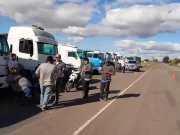 Falta de gasoil: sigue el paro de los transportistas y aumenta la incertidumbre por el impacto en la cosecha