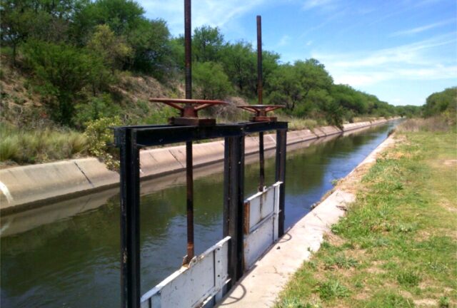 Canal-Paso-de-las-Carretas