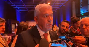 Domínguez negó una devaluación o baja de retenciones y pidió “cooperación” al campo para vender los granos