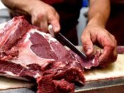 Crisis económica y alta oferta ganadera frenan suba de precios de carne y hacienda