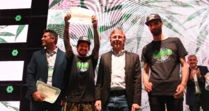 Entregaron los primeros certificados de titularidad de las variedades de cannabis registradas