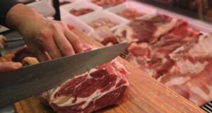 Bajan un 30% el precio de la carne por un acuerdo de precios y subsidiarán el engorde de hacienda