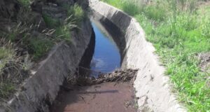 San Luis Agua realiza trabajos de limpieza en los canales de La Toma y San Francisco