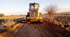 Productores y Vialidad Provincial reacondicionaron 60 kilómetros de la Ruta 48 en Dupuy