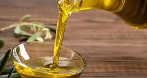 La Anmat prohibió la venta de tres marcas de aceite de oliva y una de azúcar en todo el país