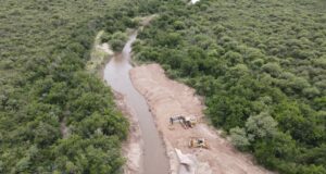Continúan los trabajos de encauzamiento en el río Conlara