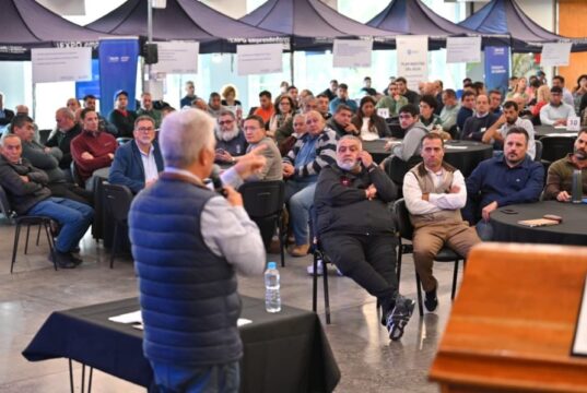 San Luis fortalece la apicultura con un plan integral y fuerte respaldo al sector