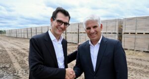 El gobernador Poggi visitó el parque fotovoltaico que Aisa Group construye en Nogolí