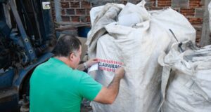 Ambiente recuperó más de 1.000 bidones de fitosanitarios y resguarda la identidad del infractor