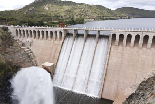 Abrirán válvulas en tres diques de San Luis para prevenir posibles desbordes
